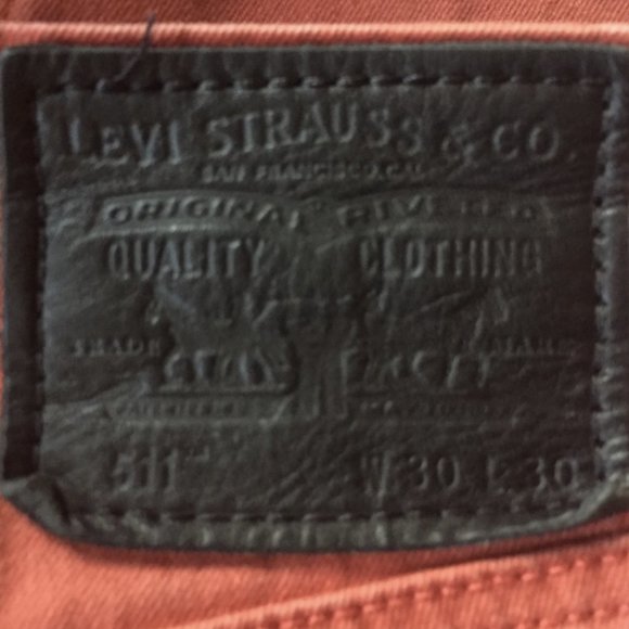 RED LEVI'S - Picture 6 of 6